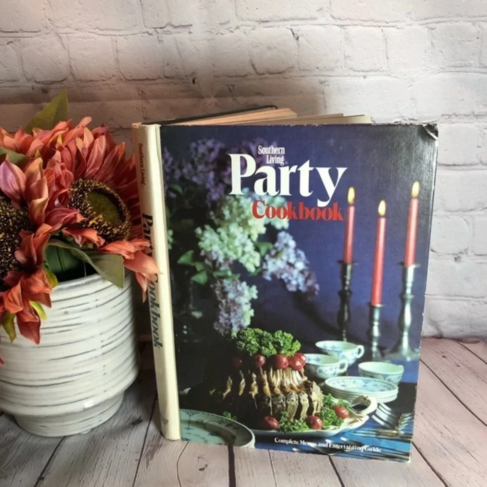 Vintage 1972 SOUTHERN LIVING PARTY cookbook